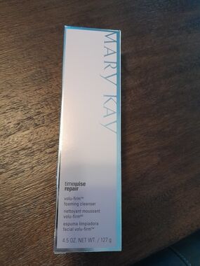Mary Kay Timewise Repair Volu-Firm Foaming Cleanser